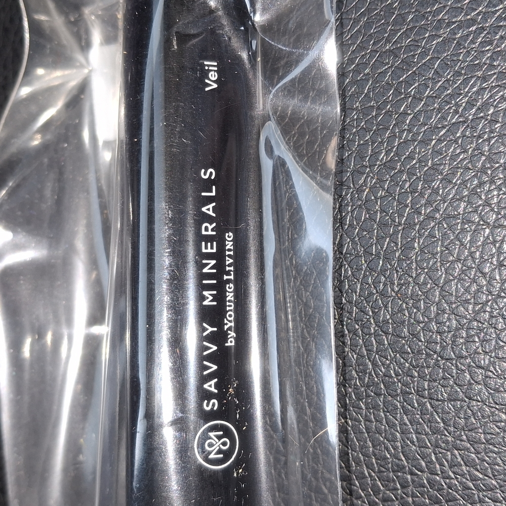 Black and Brown Makeup Brush - Picture 2 of 2